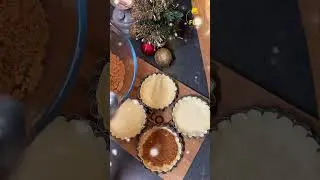 Tartelettes aux poires et sp&eacute;culoos, r&eacute;alis&eacute;es directement au Kamado The Bastard !#gourmandise #noel