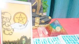 Free tarot reading session app bhi question puchiye... 