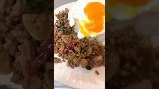 Easy, spicy and delicious: Thai Pad Krapao (ผัดกระเพรา)#shorts