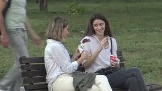NADIE VIENE - EL PA&Iacute;S DE LAS MUJERES EXUBERANTES | SERBIA