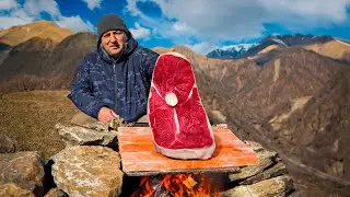 Enorme Filete de Pierna de Toro Cocinado en Plancha de Sal