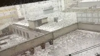 Spain&rsquo;Vitoria ice  🧊  fell form sky in summer
