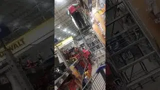 GO VIRAL!! Why i DONT shop Lowes anymore.