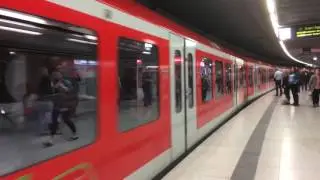 S-Bahn Hamburg: Ausfahrt zweier ET 474 PLUS am Jungfernstieg