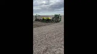 JOHN DEERE 1770 For Sale