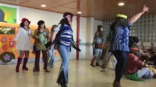 Baile de los hippies alianza primer piso