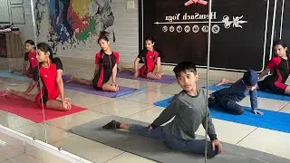 👍🏻Front Split / @HemSach_Yoga  / Advance Yoga Classes / Leg Stretching / #frontsplit /#hemsachyoga 
