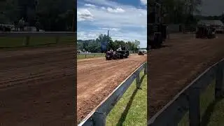 Massey Ferguson 65 Pulling 5,000lb 4mph Class