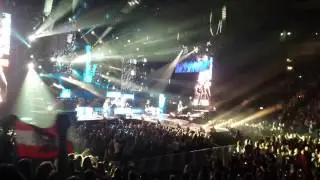 5SOS- Permanent Vacation (Berlin 16.05.15)