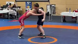Henri Stenzel 1.Hennigsdorfer RV-Zelem Zubairaev HAC Stralsund. Gr.-R. 52 kg. B-Jugend