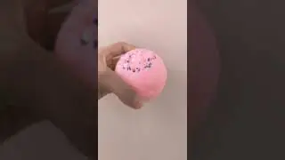 What happens when you put a bath bomb in water??? *GaSp*