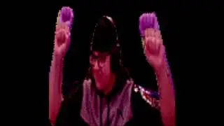 niezrównoważony mężczyzna nuci sobie za twoim oknem