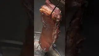 Costichi o chicharr&oacute;n jugoso y crocante al barril