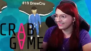 Fall Guys Pro tries to beat her friends in Crab Game