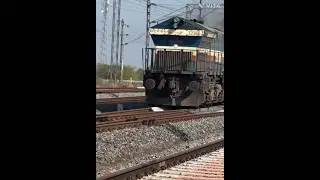 Aggressive high speed WDG4 diesel loco long freight train #indianrailways #train #wdg4gloco #honk