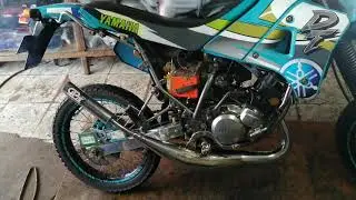 Estrenando Mufla Guacima Gp79 cromada Yamaha DT200R 3CJ