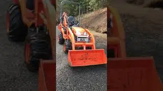 2015 Kubota BX25D 4wd tractor w/ chains, backhoe, loader, spacers and thumb and with 433 hours 4sale