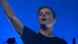 Martin Garrix - Don't Look Down (LIVE Sziget Festival, 2015)