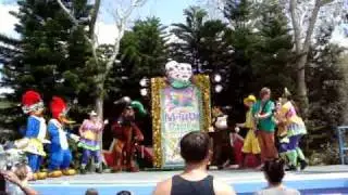 Kidzone Krewe Mardi Pardi show at Universal Orlando