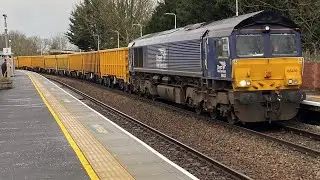 DRS 66430 6Z40 with 15 yellow Network Rail JNA ballast wagons 11;49 2E Lea Road 30/12/2025