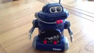 Tomy toy 80s robot Mr DJ reads the news