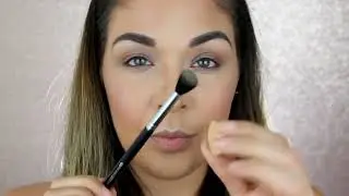 The Essential Guide to Using a Pro Tapered Blending Brush by Beauty Junkees for Eyeshadow Mastery