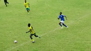 long passes and short passes...good recovery...good anticipation