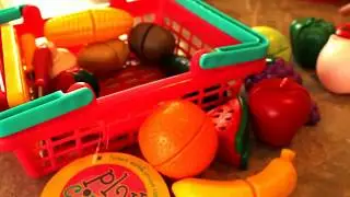 Educational Toy Cutting Velcro Fruits and Vegetables!