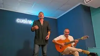 SENTADITO A LA ORILLA DEL MAR Comparsa LA COMUNIDAD con DANI OBREGON Y PERICO - Cuatrogatos