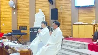 2025년 성목요일 신부님 성가 강론 - 내 발을 씻기신 예수