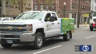 VIDEO: United Illuminating workers show their support for healthcare workers