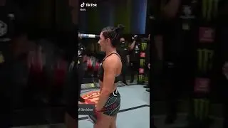 Get a head kick KO ✅ Dance ✅ #ufc #danceoff #celebration #cheyannebuys #ufcvegas33