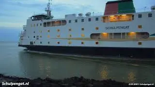 Passage van de TESO-veerboot Schulpengat