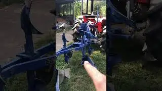 По збирав увесь легендарний металолом у себе на подвірʼї!