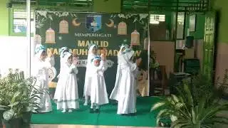 Penampilan Kelas 2 Putri