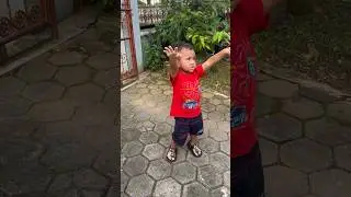 Alister memanggil hujan