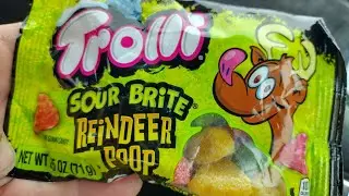 Sour Brite Reindeer Poop by Trolli | Ferrara Candy Company | Food / Drink Review