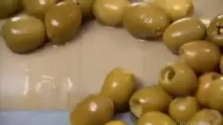 How It&rsquo;s Made Stuffed Olives