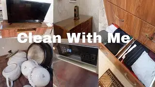 Clean with me | Motivation to clean | Dusting, folding clothes | Washing dishes in the dishwasher