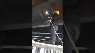 The cleaning machine used for rust prevention of large steel structure buildings