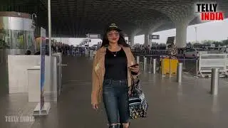 Madhoo shah Spotted At Mumbai Airport