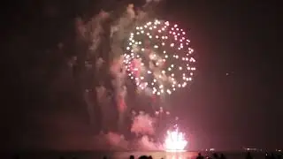 Nyårsfyrverkeri på stranden i Hua hin