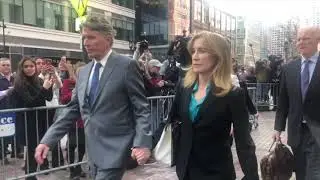 Actress Felecity Huffman leaves federal court in Boston