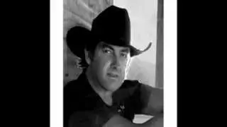 Lee Kernaghan singing 