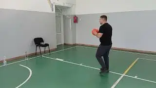 Доджбол. Кидки на точність після ловлі. Атакувальні дії.  #дистанційненавчання  #доджбол #вибивний