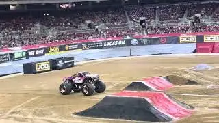 Racing Finals (Zack Garner - Wild Side VS Tyler Menninga - Grave Digger)