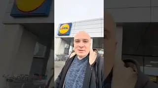 Self-service checkouts 🛒 at Lidl🇸🇮 you need a receipt to leave🧾 👉Want to tell us about your busin...