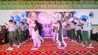Suno Bacho Uthao Basta | سنو بچو، اٹھاؤ بستہ، سکول کا ہے رستہ | Performance over Tablo
