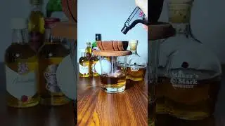 Quirky cups + classic whiskey = blissful moments🥰#makermark #whiskey #drink #smokey #fyp #usa