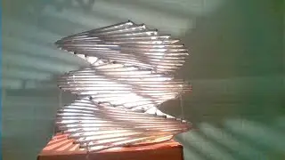 COMO HACER UNA PANTALLA DE LAMPARA EN ESPIRAL CON PAPEL DE PERIODICO.
